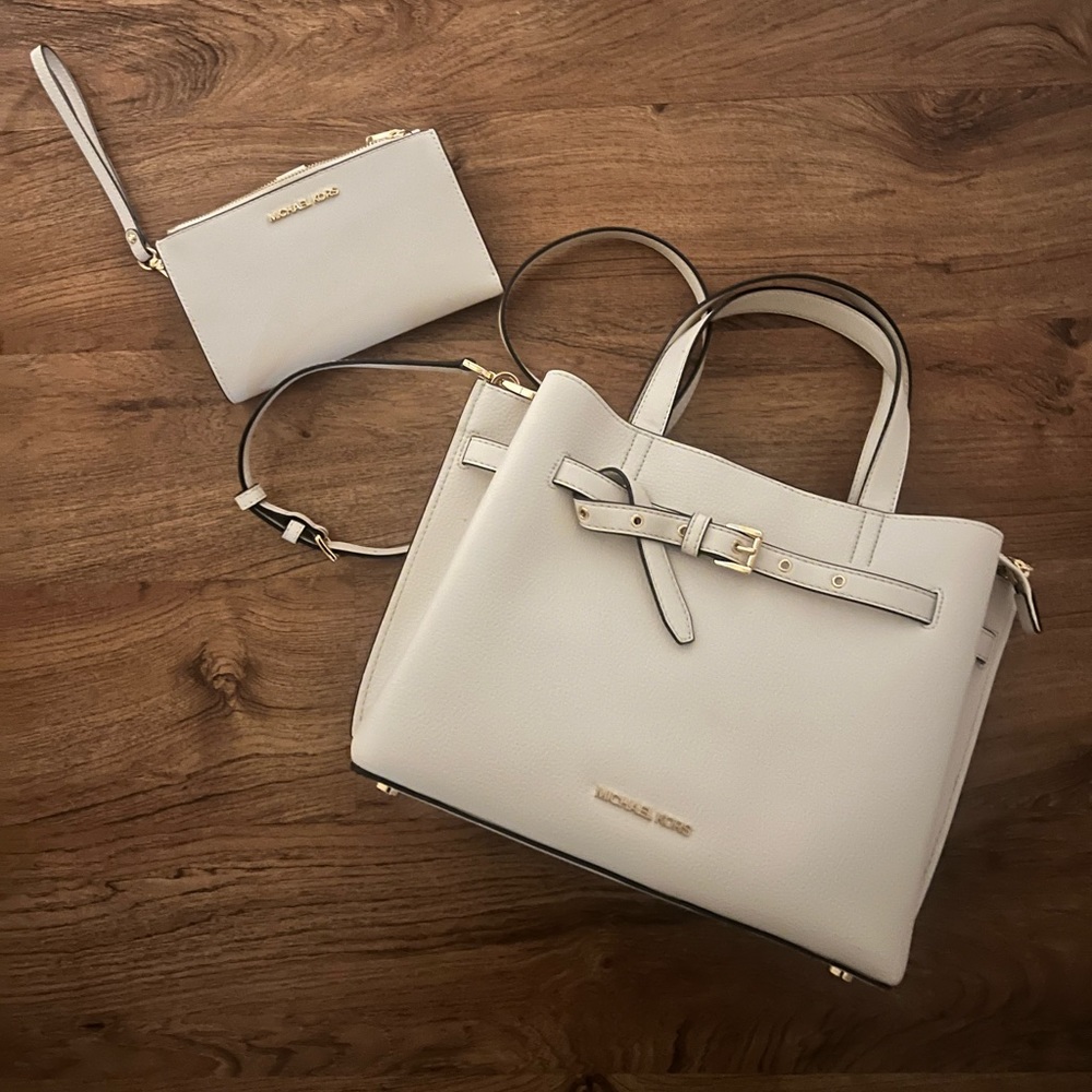 Michael Kors Ivory bag and wallet set. PERFECT CONDITION
